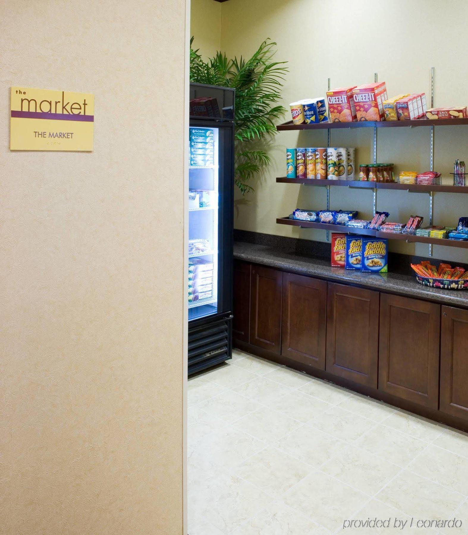 Airport Hotel 3*